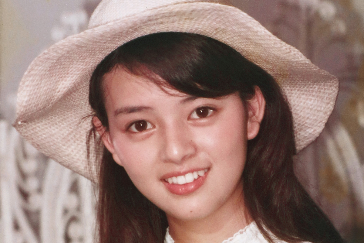 岡田奈々の昔と現在の激変ぶりに迫る！噂と真実、ソロ歌手の全軌跡