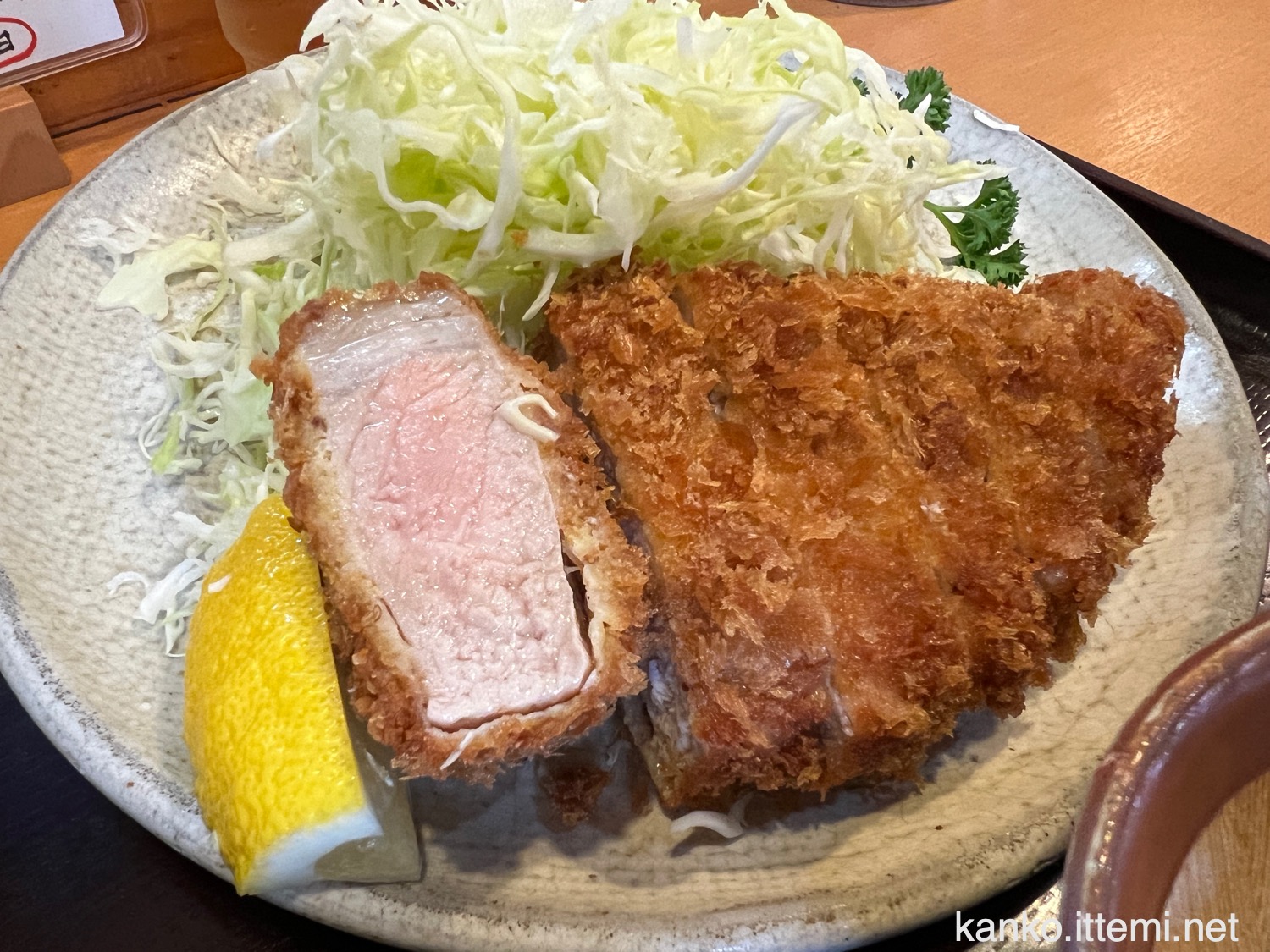 宮前平「とんかつしお田」行列の理由と名店攻略法！2026年最新ルポ