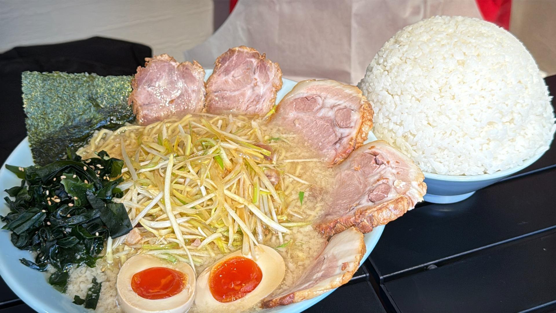 話題のラーメンショップマルカを徹底取材！絶品ネギラーメンの秘密