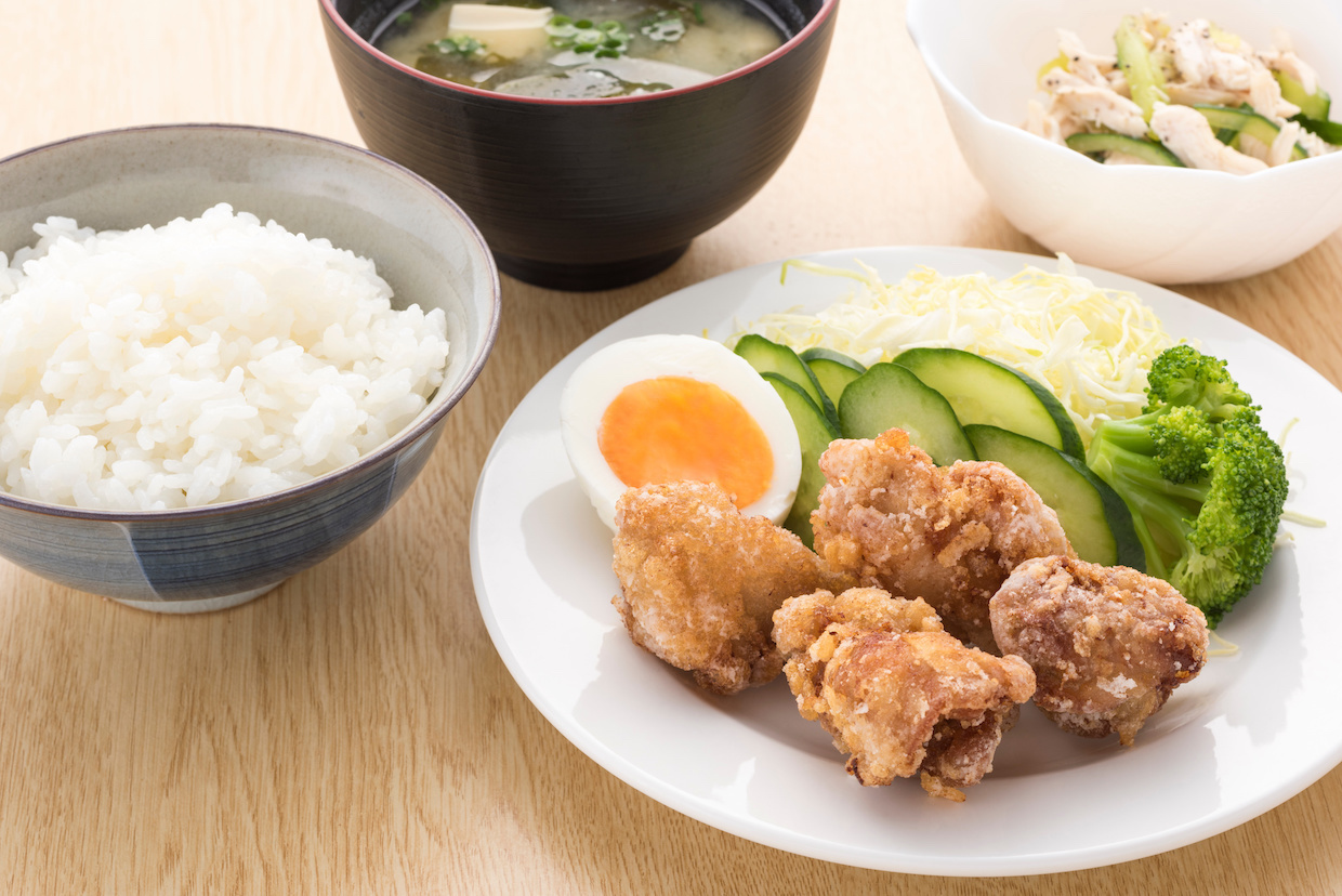 唐揚げ献立の副菜は何が正解？油っこさを消す黄金小鉢と時短スープ