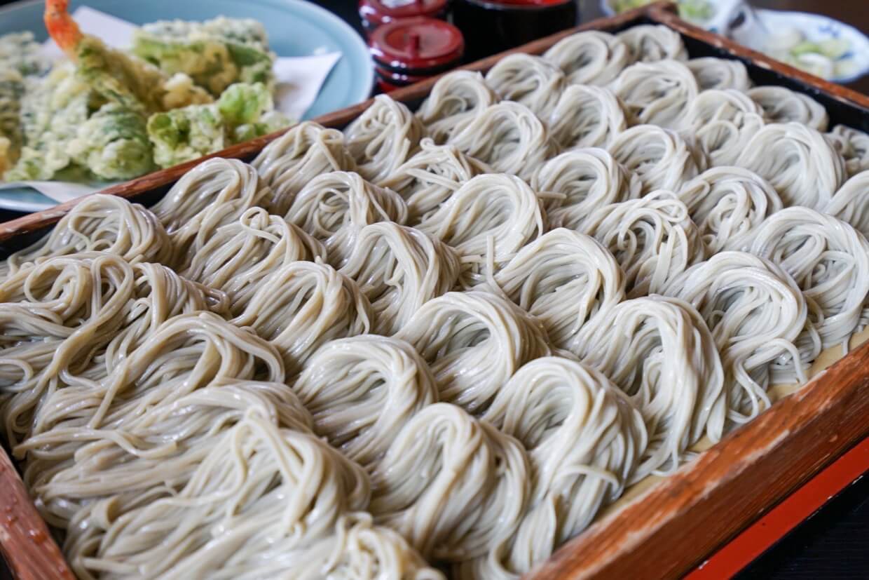 新潟名物へぎそばの真髄｜布海苔の秘密と名店ランキング徹底解明