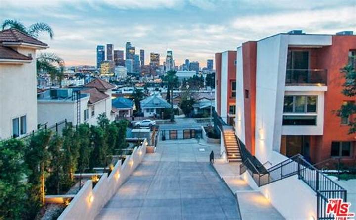 Figueroa Terrace in Los Angeles, Ca: Streets, Views, Living, and Getting Around