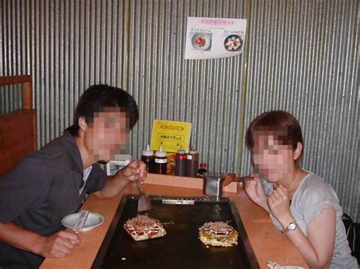 村岡万由子バーガー：芸能人コラボバーガーの魅力とその背景