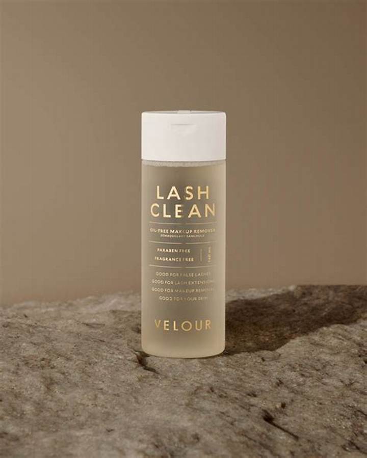 Oil Based Makeup Remover for Eyelash Extensions: What to Use (And What to Avoid)