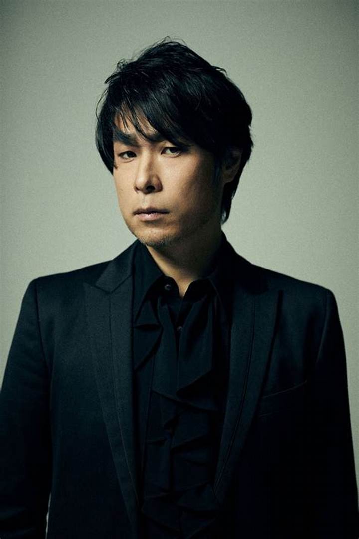 吉田共朗、ハワイ生まれの多才な俳優が魅せる舞台と画面の輝き